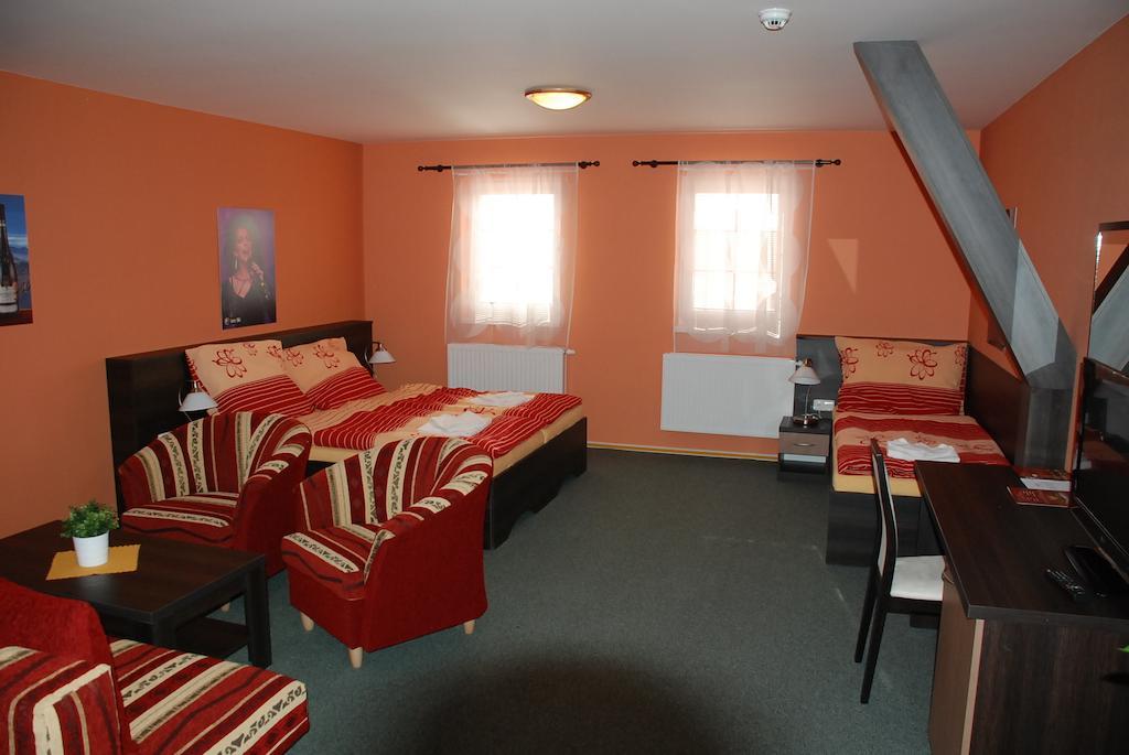 Vinarstvi U Kaplicky Hotel Zajeci Room photo