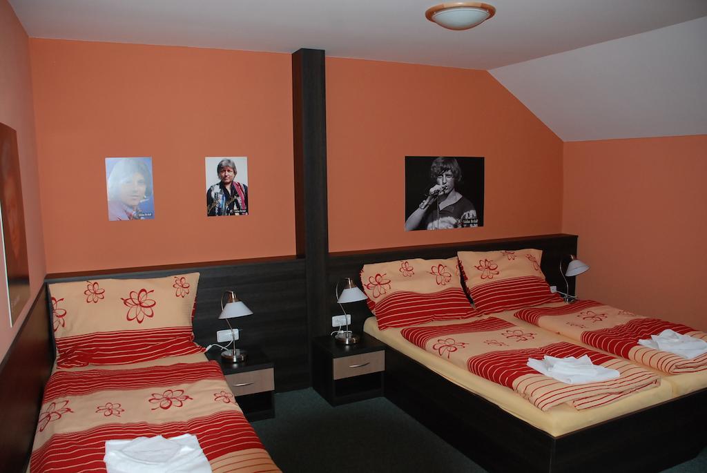 Vinarstvi U Kaplicky Hotel Zajeci Room photo