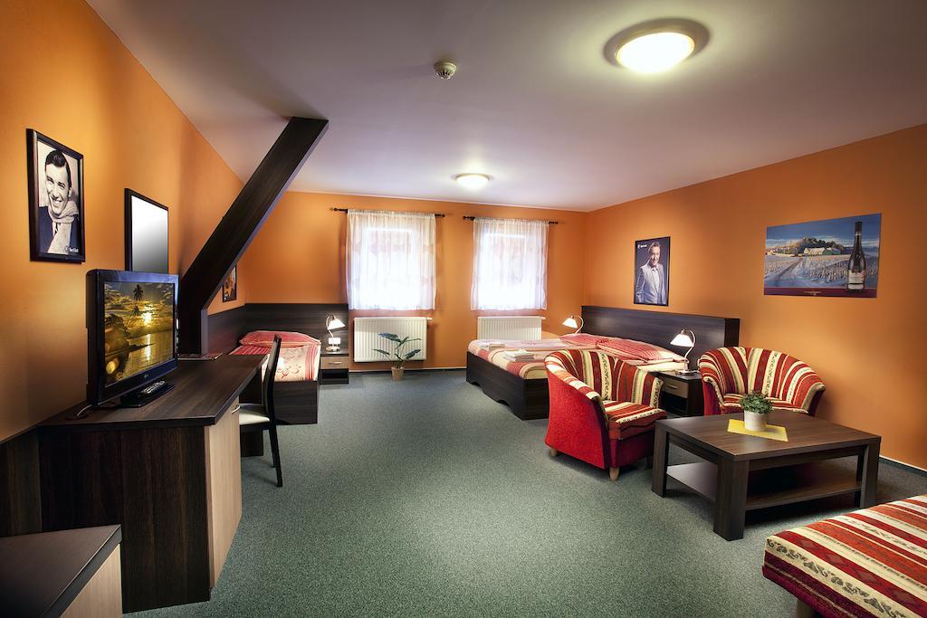 Vinarstvi U Kaplicky Hotel Zajeci Room photo